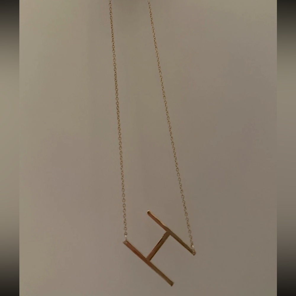 Elegant Gold Necklace with Letter H Pendant